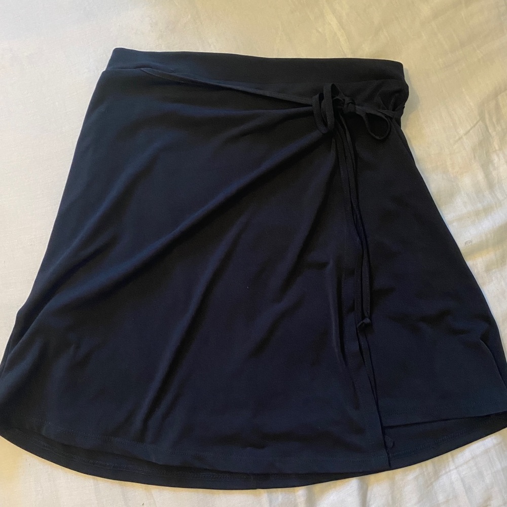 NWOT BCBG Black Wrap Skirt
